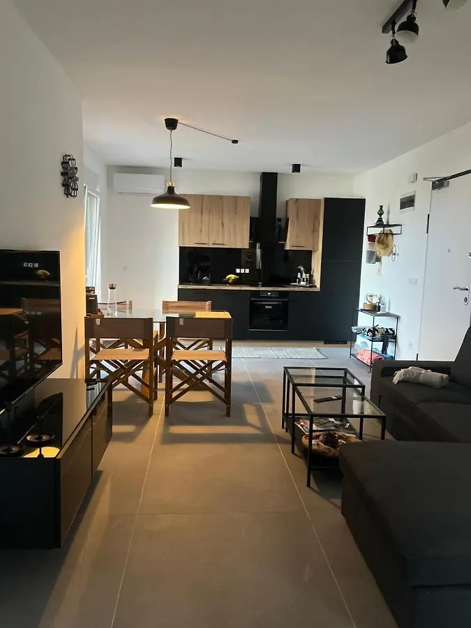 Clear Water Apartment - Sea View Mandre